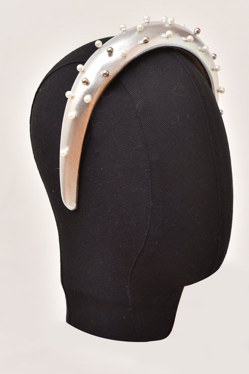 FAUX LEATHER CROWN WITH PEARL DETAIL - Barrus London